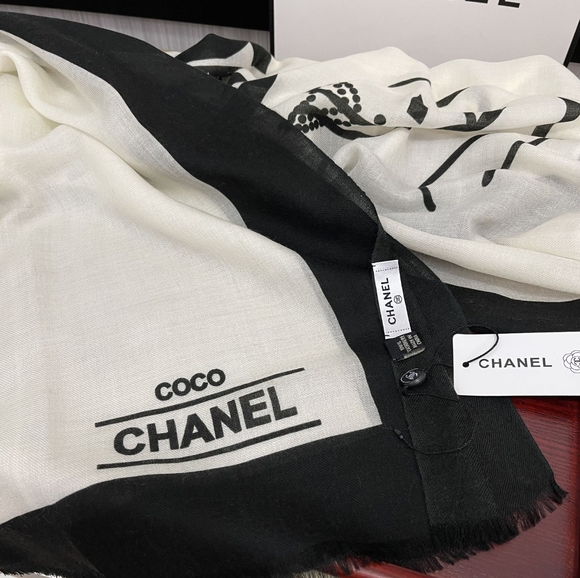Chanel double c cashmere long scarf - Picture 3 of 9